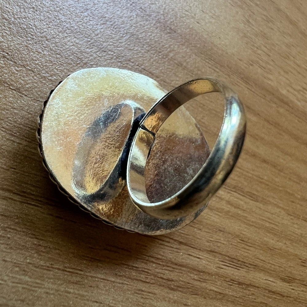 Labradorite Flash Cabochon Ring - Picture 9 of 14